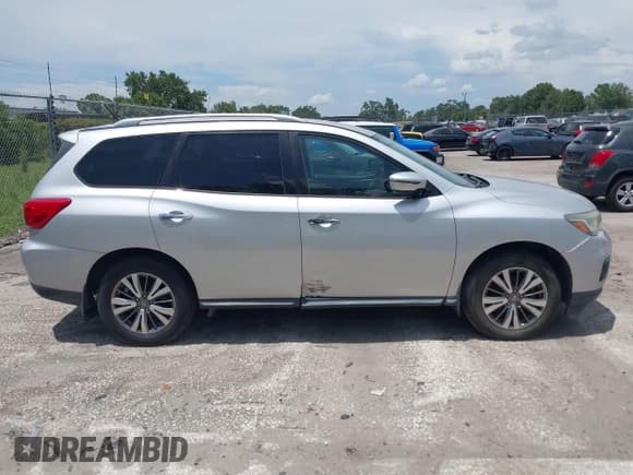 ✅ 2018 Nissan Pathfinder S • VIN: 5N1DR2MN9JC612444 • Lot: 42788716. Listed on IAAI with Not provided. Free auction sales archive from the USA and detailed vehicle history report at DreamBid. Image 13.