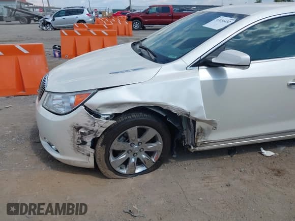 ✅ 2013 Buick LaCrosse Leather • VIN: 1G4GC5E32DF231096 • Lot: 43136432. Wystawiony na IAAI z przebiegiem 54 106 mil. Bezpłatny archiwum sprzedaży aukcyjnych z USA i szczegółowy raport historii pojazdu na DreamBid. Zdjęcie 6.