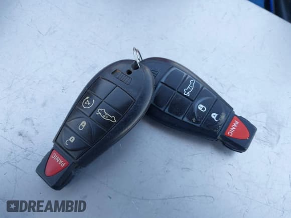 ✅ 2013 Dodge Challenger R/T • VIN: 2C3CDYBT4DH517881 • Lot: 41422647. Wystawiony na IAAI z przebiegiem 76 889 mil. Bezpłatny archiwum sprzedaży aukcyjnych z USA i szczegółowy raport historii pojazdu na DreamBid. Zdjęcie 11.