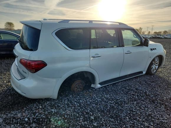 ✅ 2014 Infiniti QX80 • VIN: JN8AZ2NE1E9064551 • Lot: 92340305. Wystawiony na Copart z przebiegiem 198 171 mil. Bezpłatny archiwum sprzedaży aukcyjnych z USA i szczegółowy raport historii pojazdu na DreamBid. Zdjęcie 3.