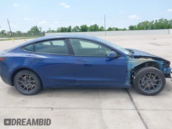 ✅ 2022 Tesla Model 3 Long Range • VIN: 5YJ3E1EB2NF246443 • Lot: 42179219. Wystawiony na IAAI z przebiegiem Nie podano. Bezpłatny archiwum sprzedaży aukcyjnych z USA i szczegółowy raport historii pojazdu na DreamBid. Zdjęcie 13.