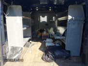 ✅ 2017 Ford Transit • VIN: 1FTYR1ZM5HKA29286 • Lot: 43379187. Wystawiony na IAAI z przebiegiem 108 235 mil. Bezpłatny archiwum sprzedaży aukcyjnych z USA i szczegółowy raport historii pojazdu na DreamBid. Zdjęcie 8.