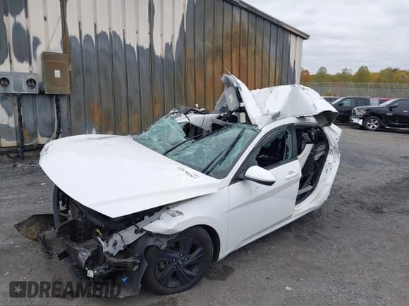 ✅ 2023 Hyundai Elantra SEL • VIN: 5NPLM4AG8PH101675 • Лот: 43570267. Опубликован ранее на IAAI с пробегом 70 906 миль. Бесплатный доступ к архиву аукционных продаж из США и подробный отчёт об истории автомобиля на DreamBid. Изображение 2.