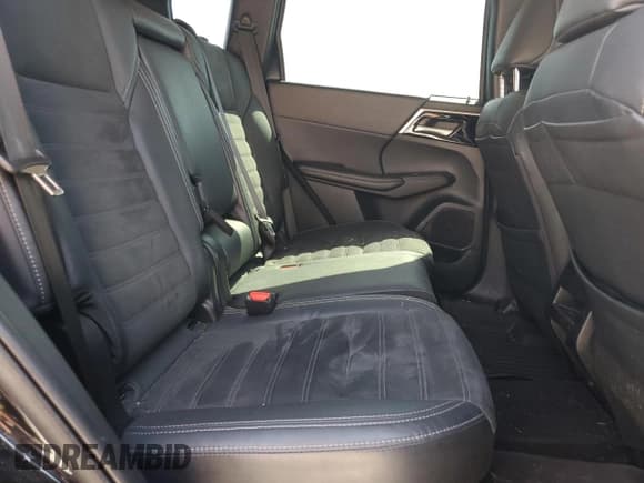 ✅ 2022 Mitsubishi Outlander SE • VIN: JA4J4UA82NZ038542 • Лот: 81319625. Опубликован ранее на Copart с пробегом 97 326 миль. Бесплатный доступ к архиву аукционных продаж из США и подробный отчёт об истории автомобиля на DreamBid. Изображение 11.