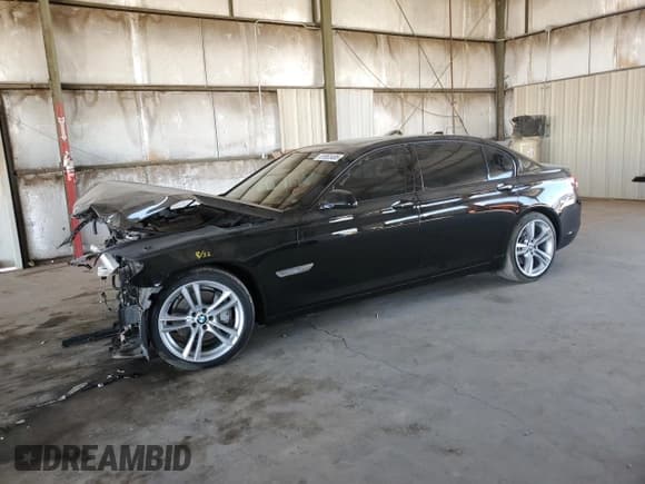 ✅ 2011 BMW 7 Series 740Li • VIN: WBAKB4C56BC574666 • Лот: 81853495. Опубликован ранее на Copart с пробегом 98 031 миль. Бесплатный доступ к архиву аукционных продаж из США и подробный отчёт об истории автомобиля на DreamBid. Изображение 1.