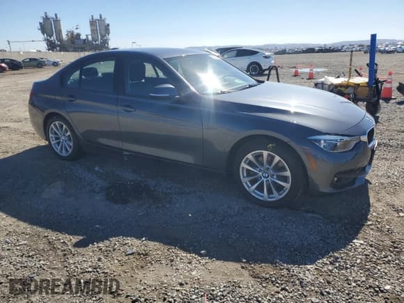 ✅ 2018 BMW 3 Series 320i • VIN: WBA8E1G5XJNU89018 • Lot: 82542665. Listed on Copart with 46,125 mi. Free auction sales archive from the USA and detailed vehicle history report at DreamBid. Image 4.