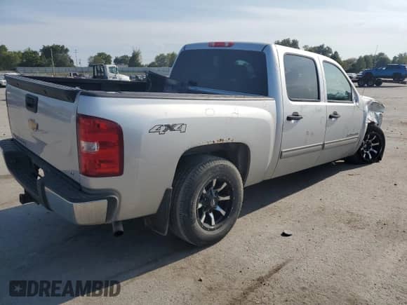 2013 Chevrolet Silverado 1500 LT z VIN 3GCPKSE75DG276055, wystawiony jako Copart lot #80181455 z przebiegiem 127 961 mil mil oraz Szkoda całkowita • Salvage title. Historia ofert i sprzedaży dostępna na DreamBid. Obrazek 3.