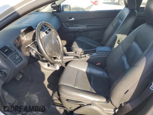 ✅ 2011 Volvo C30 • VIN: YV1672MKXB2203170 • Lot: 77627224. Wystawiony na Copart z przebiegiem 167 659 mil. Bezpłatny archiwum sprzedaży aukcyjnych z USA i szczegółowy raport historii pojazdu na DreamBid. Zdjęcie 7.