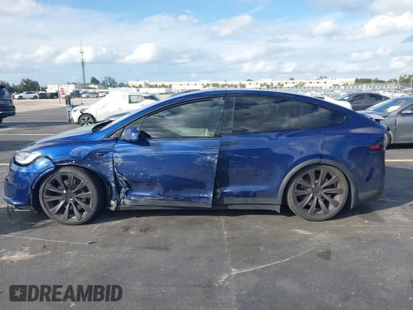 ✅ 2023 Tesla Model X • VIN: 7SAXCDE57PF380700 • Лот: 43625874. Опубликован ранее на IAAI с пробегом 20 867 миль. Бесплатный доступ к архиву аукционных продаж из США и подробный отчёт об истории автомобиля на DreamBid. Изображение 15.