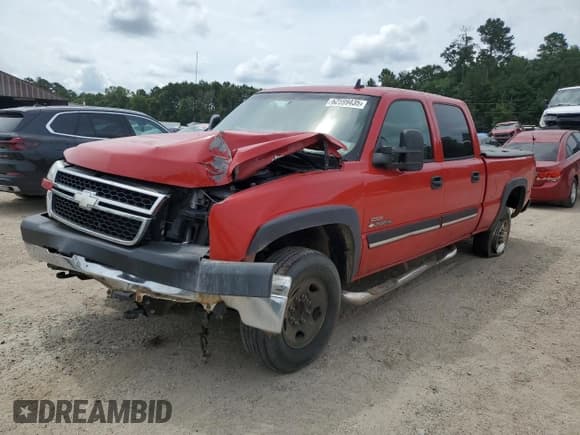 ✅ 2006 Chevrolet Silverado 2500HD LT1 • VIN: 1GCHC23246F112020 • Лот: 62699435. Опубликован ранее на Copart с пробегом 458 013 миль. Бесплатный доступ к архиву аукционных продаж из США и подробный отчёт об истории автомобиля на DreamBid. Изображение 1.