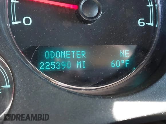 ✅ 2013 Chevrolet Suburban LT • VIN: 1GNSKJE78DR173059 • Lot: 43699809. Wystawiony na IAAI z przebiegiem 225 390 mil. Bezpłatny archiwum sprzedaży aukcyjnych z USA i szczegółowy raport historii pojazdu na DreamBid. Zdjęcie 15.