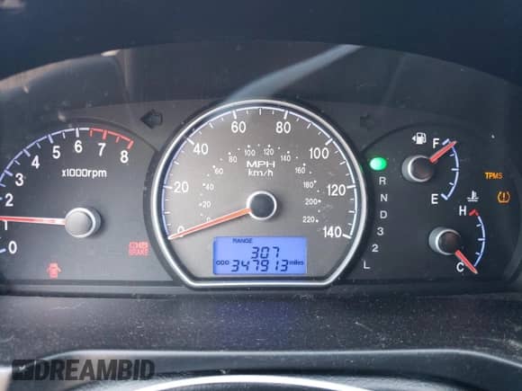 2008 Hyundai Elantra GLS z VIN KMHDU46D18U297013, wystawiony jako Copart lot #70689104 z przebiegiem 347 913 mil mil oraz Czysty tytuł • Clean title. Historia ofert i sprzedaży dostępna na DreamBid. Obrazek 9.