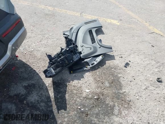 ✅ 2024 Kia EV9 Light Long Range • VIN: KNDAB5S18R6029175 • Lot: 41689113. Wystawiony na IAAI z przebiegiem 7 831 mil. Bezpłatny archiwum sprzedaży aukcyjnych z USA i szczegółowy raport historii pojazdu na DreamBid. Zdjęcie 12.