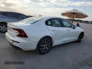 ✅ 2020 Volvo S60 Momentum • VIN: 7JRA22TK7LG049247 • Lot: 60189183. Wystawiony na Copart z przebiegiem 21 906 mil. Bezpłatny archiwum sprzedaży aukcyjnych z USA i szczegółowy raport historii pojazdu na DreamBid. Zdjęcie 3.