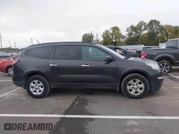 ✅ 2016 Chevrolet Traverse LS • VIN: 1GNKVFED3GJ208586 • Lot: 43544525. Wystawiony na IAAI z przebiegiem 167 197 mil. Bezpłatny archiwum sprzedaży aukcyjnych z USA i szczegółowy raport historii pojazdu na DreamBid. Zdjęcie 13.