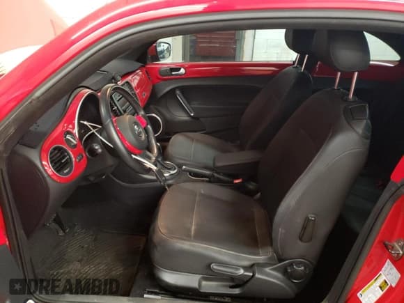 ✅ 2013 Volkswagen Beetle Fender Edition • VIN: 3VWJP7AT4DM670619 • Lot: 43762645. Listed on Copart with 81,229 mi. Free auction sales archive from the USA and detailed vehicle history report at DreamBid. Image 7.