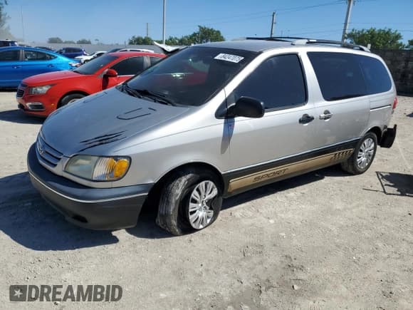 ✅ 2001 Toyota Sienna LE • VIN: 4T3ZF13C21U344735 • Lot: 84247075. Listed on Copart with 213,981 mi. Free auction sales archive from the USA and detailed vehicle history report at DreamBid. Image 1.