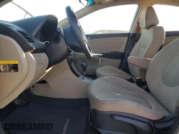 ✅ 2017 Hyundai Accent SE • VIN: KMHCT4AE1HU262633 • Lot: 86782405. Wystawiony na Copart z przebiegiem 117 128 mil. Bezpłatny archiwum sprzedaży aukcyjnych z USA i szczegółowy raport historii pojazdu na DreamBid. Zdjęcie 7.