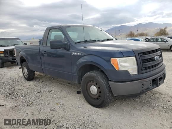 ✅ 2013 Ford F-150 XL • VIN: 1FTMF1CM5DKF27921 • Lot: 93141745. Wystawiony na Copart z przebiegiem 99 146 mil. Bezpłatny archiwum sprzedaży aukcyjnych z USA i szczegółowy raport historii pojazdu na DreamBid. Zdjęcie 4.