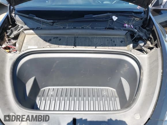 ✅ 2023 Tesla Model Y Long Range • VIN: 7SAYGDEE0PA023719 • Lot: 41974415. Listed on IAAI with 50,152 mi. Free auction sales archive from the USA and detailed vehicle history report at DreamBid. Image 10.