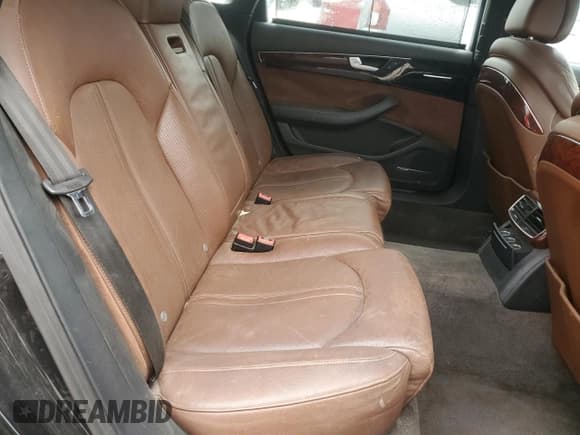 ✅ 2011 Audi A8 • VIN: WAURVAFD9BN011672 • Lot: 85958835. Wystawiony na Copart z przebiegiem Nie podano. Bezpłatny archiwum sprzedaży aukcyjnych z USA i szczegółowy raport historii pojazdu na DreamBid. Zdjęcie 10.