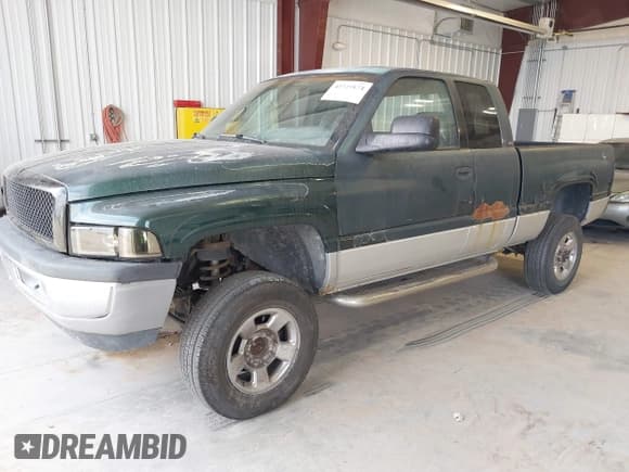 ✅ 2000 Dodge 2500 • VIN: 3B7KF23Z1YG140708 • Lot: 42725174. Listed on IAAI with 219,336 mi. Free auction sales archive from the USA and detailed vehicle history report at DreamBid. Image 2.