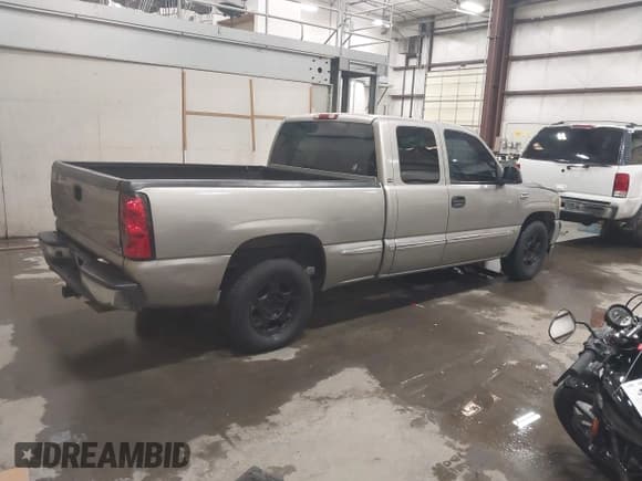 ✅ 2000 GMC Sierra 1500 SLE • VIN: 2GTEC19T3Y1302186 • Lot: 43560936. Wystawiony na IAAI z przebiegiem Nie podano. Bezpłatny archiwum sprzedaży aukcyjnych z USA i szczegółowy raport historii pojazdu na DreamBid. Zdjęcie 4.
