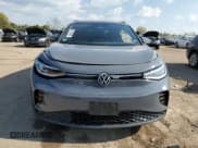 ✅ 2023 Volkswagen ID.4 Pro • VIN: 1V2VMPE85PC019443 • Lot: 85130065. Wystawiony na Copart z przebiegiem 13 982 mil. Bezpłatny archiwum sprzedaży aukcyjnych z USA i szczegółowy raport historii pojazdu na DreamBid. Zdjęcie 5.