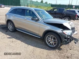 ✅ 2019 Mercedes-Benz GLC 300 • VIN: WDC0G4KB9KV171928 • Lot: 43046997. Wystawiony na IAAI z przebiegiem 72 209 mil. Bezpłatny archiwum sprzedaży aukcyjnych z USA i szczegółowy raport historii pojazdu na DreamBid. Zdjęcie 1.