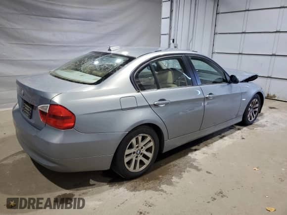 2006 BMW 3 Series 325i with VIN WBAVB175X6NK33500, listed as a Copart auction lot 85887455 with 89,233 mi miles and Clean title. Bid and sale history available at DreamBid. Image 3.