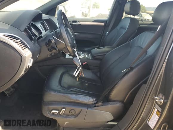 ✅ 2015 Audi Q7 Prestige • VIN: WA1WMAFE8FD004574 • Lot: 68303595. Listed on Copart with 134,790 mi. Free auction sales archive from the USA and detailed vehicle history report at DreamBid. Image 7.