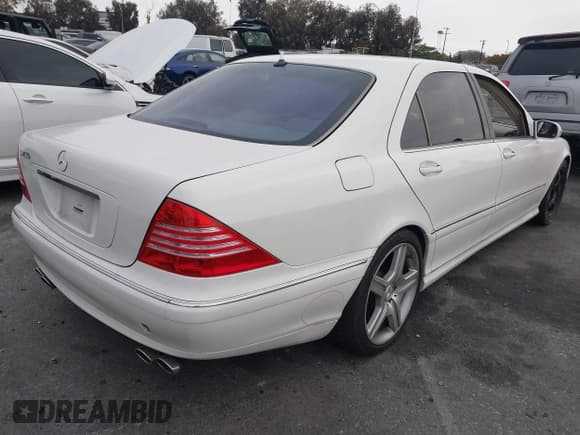 ✅ 2006 Mercedes-Benz S 430 • VIN: WDBNG70J06A484692 • Lot: 42185014. Wystawiony na IAAI z przebiegiem 228 432 mil. Bezpłatny archiwum sprzedaży aukcyjnych z USA i szczegółowy raport historii pojazdu na DreamBid. Zdjęcie 4.