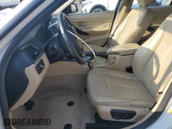 ✅ 2015 BMW 3 Series 328i • VIN: WBA3A5G54FNS91412 • Лот: 62335805. Опубликован ранее на Copart с пробегом 150 544 миль. Бесплатный доступ к архиву аукционных продаж из США и подробный отчёт об истории автомобиля на DreamBid. Изображение 7.