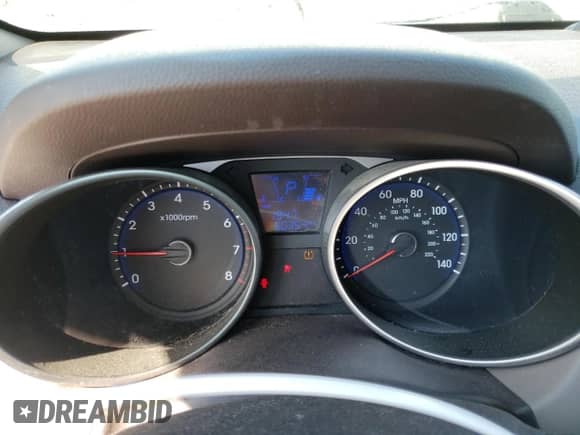 2015 Hyundai Tucson GLS with VIN KM8JTCAF3FU110022, listed as a Copart auction lot 47961694 with 60,354 mi miles and . Bid and sale history available at DreamBid. Image 9.