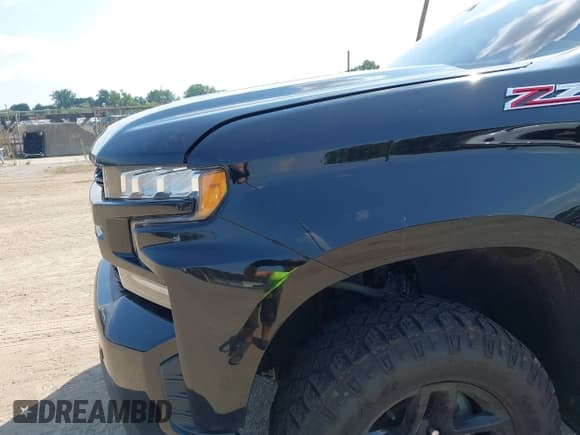 ✅ 2021 Chevrolet Silverado 1500 LT Trail Boss • VIN: 3GCPYFEL8MG141705 • Lot: 42914784. Wystawiony na IAAI z przebiegiem 40 543 mil. Bezpłatny archiwum sprzedaży aukcyjnych z USA i szczegółowy raport historii pojazdu na DreamBid. Zdjęcie 6.