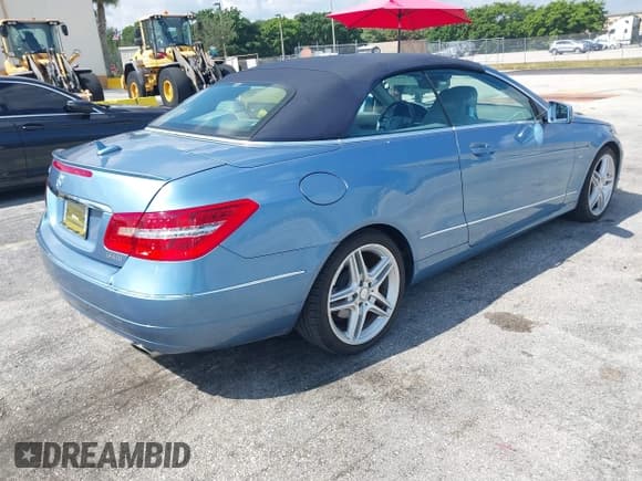 ✅ 2012 Mercedes-Benz E 350 • VIN: WDDKK5KF5CF176678 • Лот: 43069217. Опубликован ранее на IAAI с пробегом 83 451 миль. Бесплатный доступ к архиву аукционных продаж из США и подробный отчёт об истории автомобиля на DreamBid. Изображение 4.