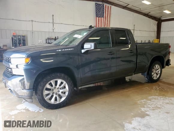 ✅ 2020 Chevrolet Silverado 1500 Custom • VIN: 1GCRWBEK2LZ218582 • Lot: 59397295. Wystawiony na Copart z przebiegiem 107 532 mil. Bezpłatny archiwum sprzedaży aukcyjnych z USA i szczegółowy raport historii pojazdu na DreamBid. Zdjęcie 1.