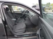 ✅ 2012 Volkswagen Passat S • VIN: 1VWAP7A31CC086856 • Lot: 42504779. Wystawiony na IAAI z przebiegiem 237 391 mil. Bezpłatny archiwum sprzedaży aukcyjnych z USA i szczegółowy raport historii pojazdu na DreamBid. Zdjęcie 5.