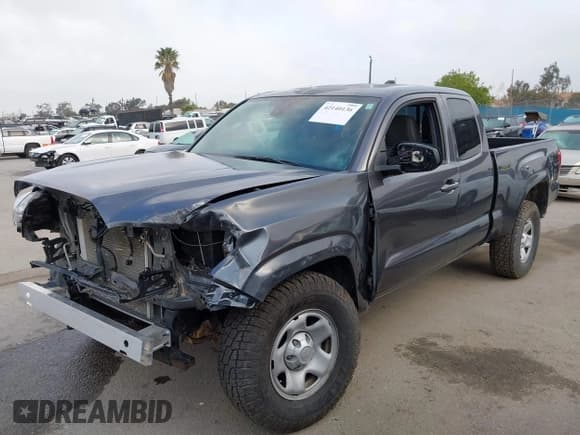 ✅ 2022 Toyota Tacoma SR • VIN: 3TYSX5EN8NT016817 • Лот: 42140136. Опубликован ранее на IAAI с пробегом 52 825 миль. Бесплатный доступ к архиву аукционных продаж из США и подробный отчёт об истории автомобиля на DreamBid. Изображение 2.