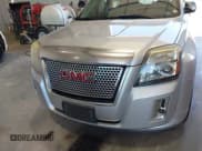 ✅ 2013 GMC Terrain Denali • VIN: 2GKFLYE37D6424215 • Lot: 42704111. Wystawiony na IAAI z przebiegiem 156 821 mil. Bezpłatny archiwum sprzedaży aukcyjnych z USA i szczegółowy raport historii pojazdu na DreamBid. Zdjęcie 6.