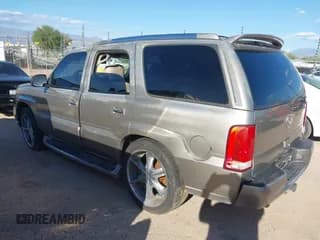 ✅ 2002 Cadillac Escalade • VIN: 1GYEK63N62R229236 • Lot: 43315075. Listed on IAAI with Not provided. Free auction sales archive from the USA and detailed vehicle history report at DreamBid. Image 3.