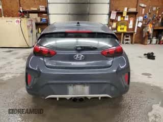 2019 Hyundai Veloster 2.0 с VIN KMHTG6AF9KU017191, выставлен на аукционе Copart как лот 42692935 с пробегом 135 892 миль миль и Списание • Salvage title. История ставок и продаж доступна на DreamBid. Изображение 6.
