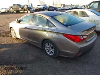 2014 Hyundai Sonata GLS с VIN 5NPEB4AC1EH918981, выставлен на аукционе IAAI как лот 43497789 с пробегом 141 888 миль миль и . История ставок и продаж доступна на DreamBid. Изображение 3.