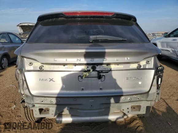 ✅ 2017 Lincoln MKX Select • VIN: 2LMPJ8KP2HBL41219 • Лот: 71245974. Опубликован ранее на Copart с пробегом 77 145 миль. Бесплатный доступ к архиву аукционных продаж из США и подробный отчёт об истории автомобиля на DreamBid. Изображение 6.