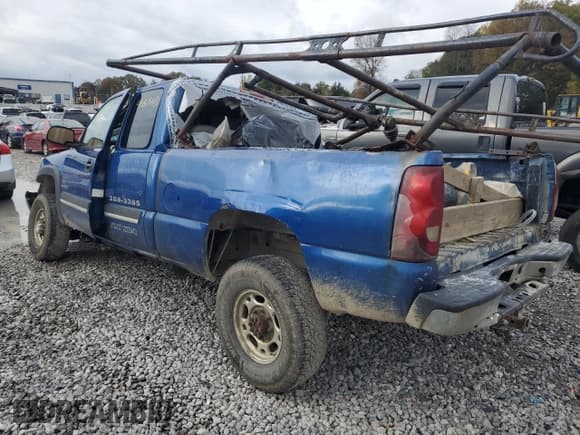 ✅ 2003 Chevrolet Silverado 2500HD LT • VIN: 1GCHK291X3E323578 • Lot: 90325455. Wystawiony na Copart z przebiegiem Nie podano. Bezpłatny archiwum sprzedaży aukcyjnych z USA i szczegółowy raport historii pojazdu na DreamBid. Zdjęcie 2.