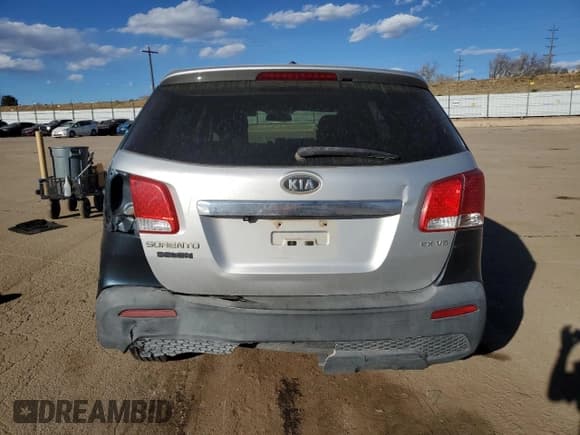 ✅ 2011 Kia Sorento LX • VIN: 5XYKTCA12BG002497 • Lot: 93890055. Listed on Copart with Not provided. Free auction sales archive from the USA and detailed vehicle history report at DreamBid. Image 6.