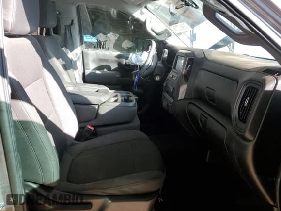 ✅ 2021 Chevrolet Silverado 1500 Custom • VIN: 1GCRWBEK7MZ366602 • Lot: 79965274. Wystawiony na Copart z przebiegiem 62 679 mil. Bezpłatny archiwum sprzedaży aukcyjnych z USA i szczegółowy raport historii pojazdu na DreamBid. Zdjęcie 7.