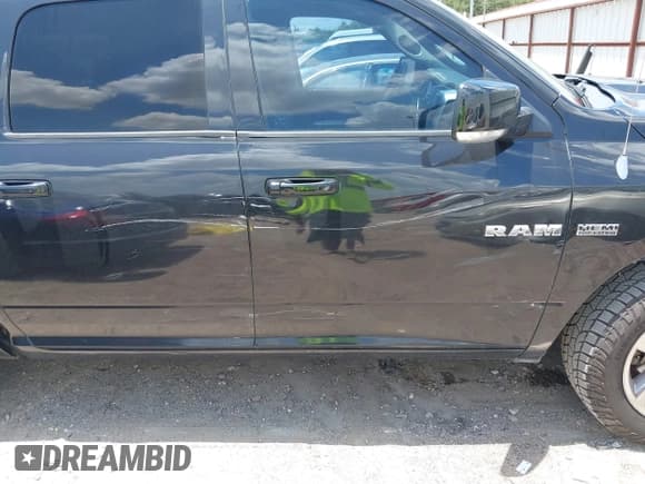 ✅ 2009 Dodge 1500 Laramie • VIN: 1D3HB13T09S703468 • Lot: 42815793. Wystawiony na IAAI z przebiegiem 171 127 mil. Bezpłatny archiwum sprzedaży aukcyjnych z USA i szczegółowy raport historii pojazdu na DreamBid. Zdjęcie 17.