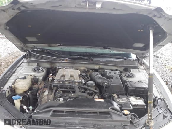 ✅ 2009 Hyundai Azera Limited • VIN: KMHFC46F39A370401 • Lot: 42370957. Listed on IAAI with 202,696 mi. Free auction sales archive from the USA and detailed vehicle history report at DreamBid. Image 10.