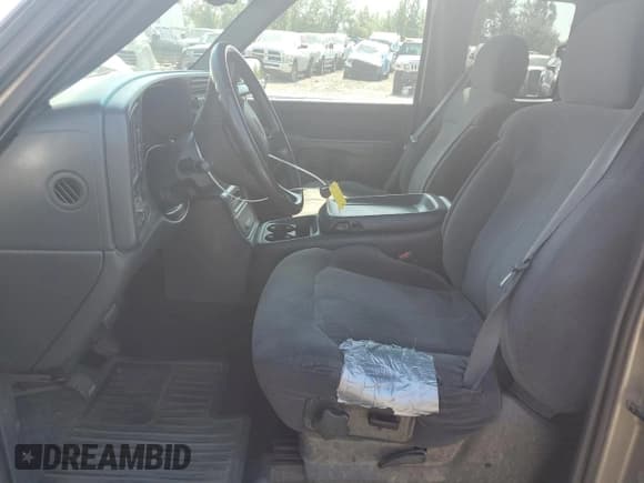 ✅ 2002 Chevrolet Silverado 2500HD LS • VIN: 1GCHK29U32E268884 • Лот: 69916615. Опубликован ранее на Copart с пробегом 272 541 миль. Бесплатный доступ к архиву аукционных продаж из США и подробный отчёт об истории автомобиля на DreamBid. Изображение 7.